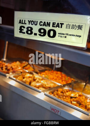 BUFFET CINESE CHINATOWN " Tutto quello che potete mangiare £ 8.90' segno per buffet cinese in Wardour Street Chinatown Soho London REGNO UNITO Foto Stock