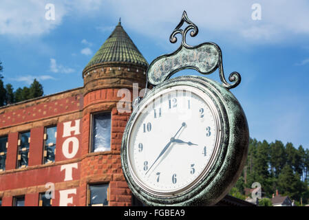 Vecchio orologio storico nel vecchio west town di Deadwood, Dakota del Sud Foto Stock