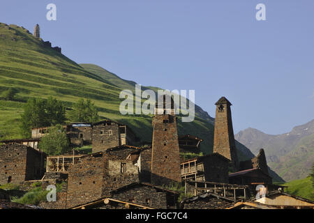 Dartlo, vecchio villaggio con torri difensive, Tusheti, Georgia Foto Stock