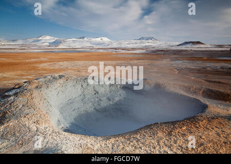 Paesaggio vulcanico, fumarole, Namafjall in inverno, Reykjahlid, Nord Islanda Islanda Foto Stock