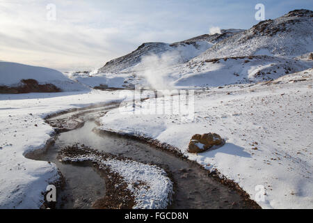 Geo area termale Krysuvik in inverno, Grindavik, Reykjanes, Islanda Foto Stock