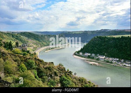 Il Reno con Castello Katz e vista di rocce di Lorelei, Valle del Reno superiore e centrale, Germania Foto Stock