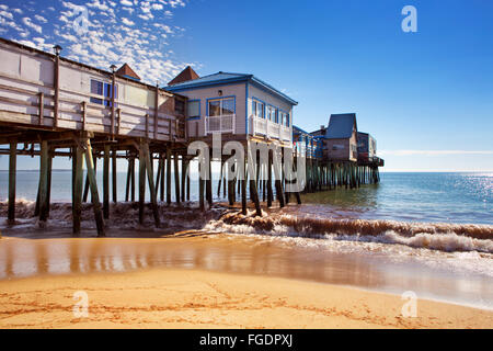 Il molo ad Old Orchard Beach nel Maine, Stati Uniti d'America su una bella giornata di sole. Foto Stock