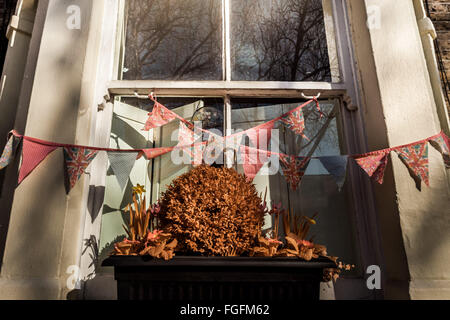 Londra, Regno Unito. Il 19 febbraio, 2016. Regno Unito: Meteo pomeriggio di sole in Greenwich visto nel colore di credito a raggi infrarossi: Guy Corbishley/Alamy Live News Foto Stock