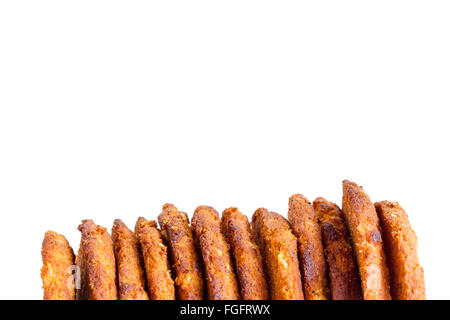 Biscotti impilati su bianco Foto Stock