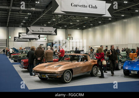 Londra, Regno Unito. 18 Febbraio, 2016. London Classic Car Show 2016. Automobile club visualizza. Credito: Martyn Goddard/Alamy Live News Foto Stock