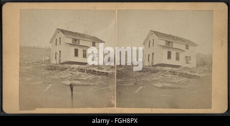 Vista di una casa che è stata sollevata dalla sua fondazione, da William Allderige 2 Foto Stock