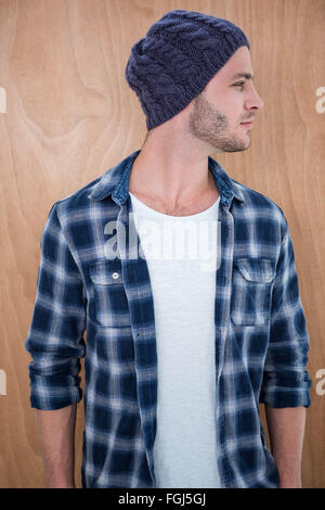 Bello hipster indossando un beanie hat Foto Stock