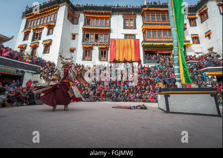 Cham ballerino in monastero arena Foto Stock