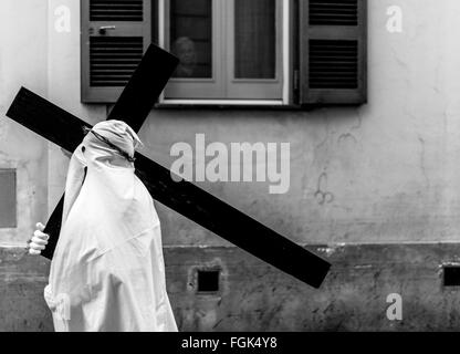 Aprile 2014, Procida, Napoli, Italia. Venerdì Santo Processione nella festa di Pasqua, Foto Stock