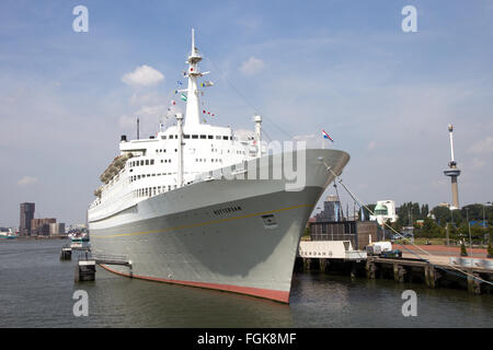 La SS Rotterdam è un 228-M, 13-deck ex ammiraglia della linea Holland-America. Foto Stock