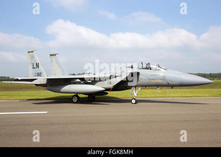 US Air Force F-15 Eagle fighter jet da RAF Lakenheath sull'asfalto di Kleine Brogel ai Foto Stock