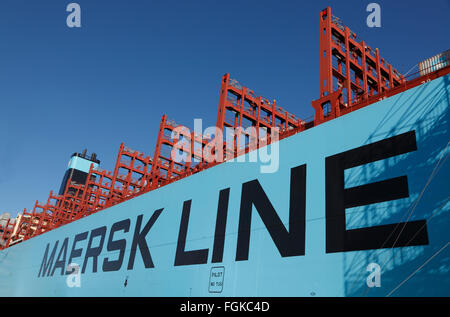 Maersk Line del triplice-e maestosa nave Maersk presso il molo Langelinie a Copenaghen per la presentazione e il nome cerimonia di consegna Foto Stock