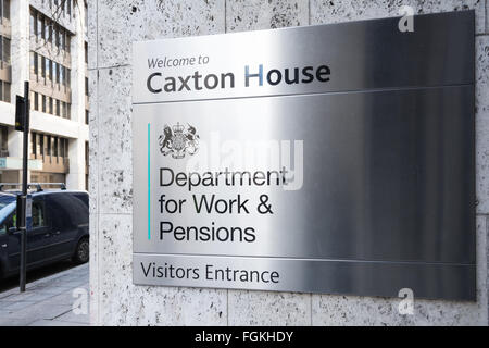 Segno al di fuori del reparto per il lavoro e le pensioni in Petty Francia, London, Regno Unito Foto Stock