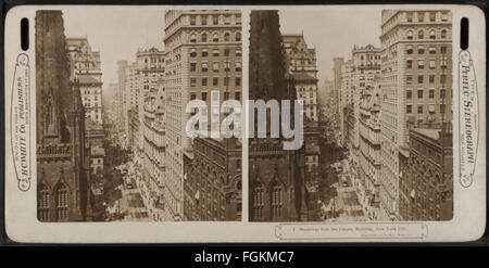 Broadway dall impero Building, New York City, di H.C. White Co. Foto Stock