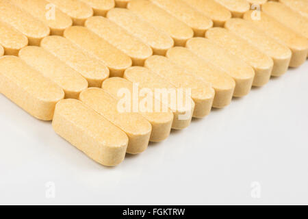 Raccolta di vitamina compresse per aumentare la resistenza Foto Stock