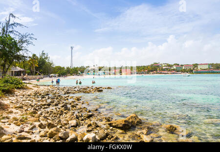 Long Bay, una spiaggia a est di Antigua Antigua e Barbuda, Antille Foto Stock