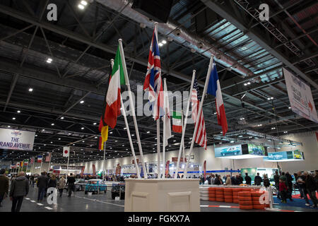 ExCel, London, Regno Unito. Xx Febbraio 2016. La Grande Avenue al London Classic Car Show in ExCe di credito: Keith Larby/Alamy Live News Foto Stock