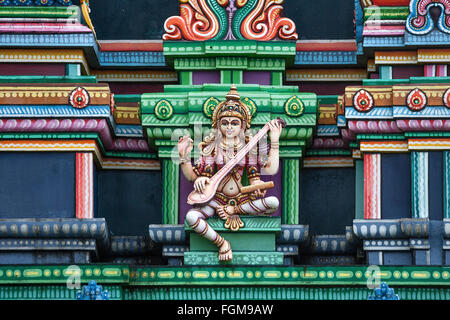 Tempio indù, Indù figura, Tamil tempio Le Koilou du Colosse in Le Colosse a Saint-André, Reunion, Francia Foto Stock