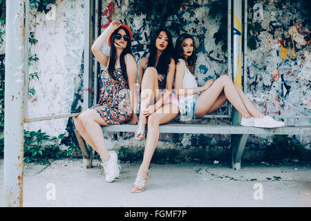 Tre belle ragazze giovani Foto Stock