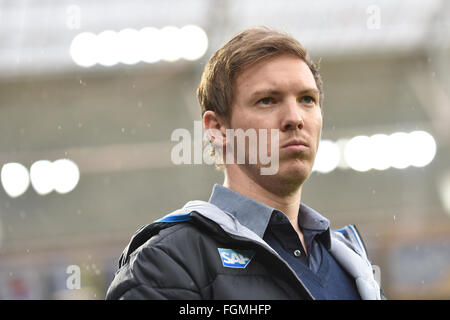 Sinsheim (Germania). Xx Febbraio 2016. Hoffenheim allenatore Julian Nagelsmann presso la Bundesliga partita di calcio tra TSG 1899 Hoffenheim e 1. FSV Mainz 05 a Rhein-Neckar-Arena a Sinsheim, Germania, 20 febbraio 2016. Foto: Uwe Anspach/dpa/Alamy Live News Foto Stock