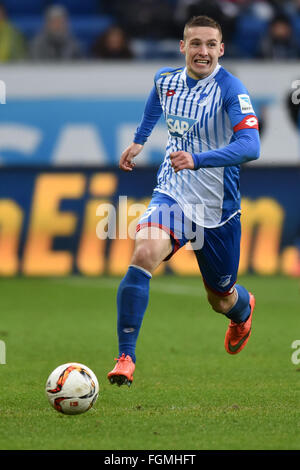 Sinsheim (Germania). Xx Febbraio 2016. Hoffenheim di Pavel Kaderabek in azione in Bundesliga partita di calcio tra TSG 1899 Hoffenheim e 1. FSV Mainz 05 a Rhein-Neckar-Arena a Sinsheim, Germania, 20 febbraio 2016. Foto: Uwe Anspach/dpa/Alamy Live News Foto Stock