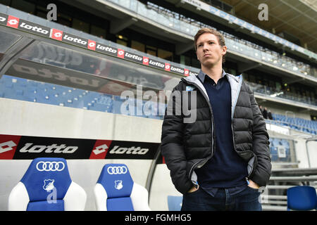 Sinsheim (Germania). Xx Febbraio 2016. Hoffenheim allenatore Julian Nagelsmann durante la Bundesliga partita di calcio tra TSG 1899 Hoffenheim e 1. FSV Mainz 05 a Rhein-Neckar-Arena a Sinsheim, Germania, 20 febbraio 2016. Foto: Uwe Anspach/dpa/Alamy Live News Foto Stock