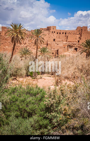 Tinerhir villaggio nei pressi di Georges Todra in Marocco Foto Stock