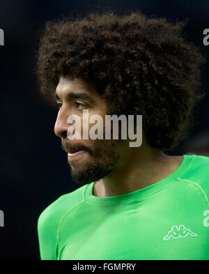 Berlino, Germania. Xx Febbraio 2016. Wolfsburg è Dante dopo la Bundesliga partita di calcio tra Hertha BSC e VfL Wolfsburg in Olympia Stadium di Berlino, Germania, 20 febbraio 2016. Foto: Annegret Hilse/dpa/Alamy Live News Foto Stock