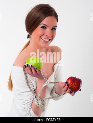 Donna con mele fresche, il concetto di dieta Foto Stock