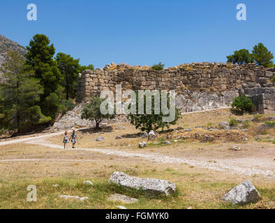 Micene, Argolide, Peloponneso e Grecia. Le mura ciclopiche della città cittadella. Foto Stock