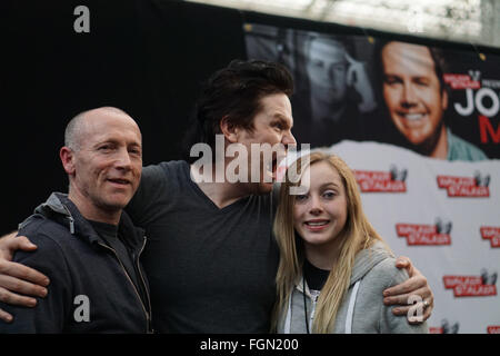 Londra, Inghilterra, Regno Unito : xx febbraio 2016 :: Josh McDermitt autography firma per i fan di Walker Stalker con a Kensington Olympia, Londra. Foto di vedere Li Foto Stock