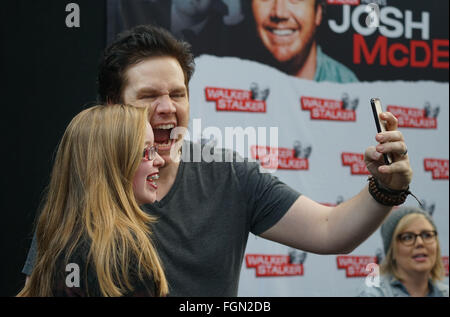 Londra, Inghilterra, Regno Unito : xx febbraio 2016 :: Josh McDermitt autography firma per i fan di Walker Stalker con a Kensington Olympia, Londra. Foto di vedere Li Foto Stock