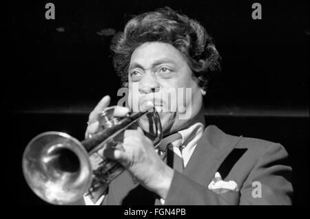 Jacques Butler a Les Lieber "Jazz a mezzogiorno" su 58th Street in Manhattan. La data esatta è sconosciuta ma è probabilmente di circa 19 Foto Stock