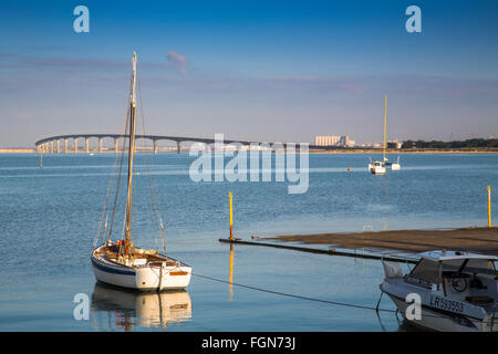 Bridge da La Rochelle a Ile de Ré, Charente-Maritime Francia Foto Stock