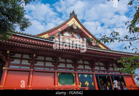 Tokyo Giappone tempio Sensoji a Tokyo il più antico tempio buddisti di picchi e colorato Tempio d'oro Foto Stock