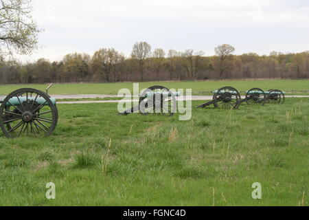 La guerra civile il cannone sul campo di battaglia Foto Stock