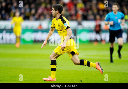 Leverkusen, Germania. Il 21 febbraio, 2016. Bundesliga tedesca stagione 2015/2016 giornata 22, Bayer 04 Leverkusen vs Borussia Dortmund (BVB) ------ cristiano (Pulisic BVB) Credito: kolvenbach/Alamy Live News Foto Stock