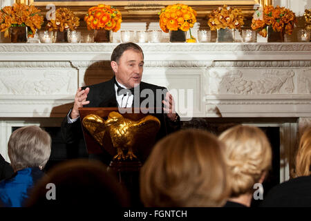 Washington, DC, Stati Uniti d'America. Il 21 febbraio, 2016. Governatore Gary Herbert (Repubblicano dello Utah), Presidente Nazionale Associazione dei governatori, offre commento durante un governatori nazionali associazione la cena e la ricezione dello stato sala da pranzo della Casa Bianca di Washington, DC, Stati Uniti, domenica 21 febbraio, 2016. Credito: Pete Marovich/Piscina via CNP - nessun filo SERVICE - © dpa/Alamy Live News Foto Stock