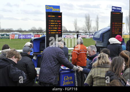 Fakenham nazionale gara di suoneria incontro Norfolk 17.02.16 Bookmaker accetta scommesse da parte del pubblico Foto Stock