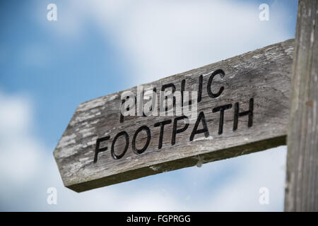 Sentiero pubblico segno, vicino a Bungay in Suffolk Foto Stock