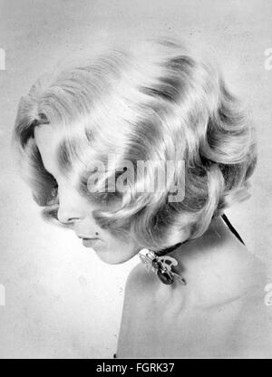 Moda, anni '70, acconciature, capelli donna taglio, 1970, Additional-Rights-Clearences-Not Available Foto Stock