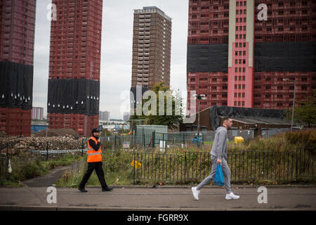 Red Road appartamenti - un giorno prima della loro demolizione, in Balornock, a Glasgow in Scozia, Sabato, 10 ottobre 2015. Foto Stock