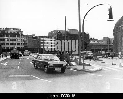 Geografia / viaggio, Germania, Amburgo, strade, Rödingsmarkt, Altenwallbrücke, 1970, diritti aggiuntivi-clearences-non disponibile Foto Stock