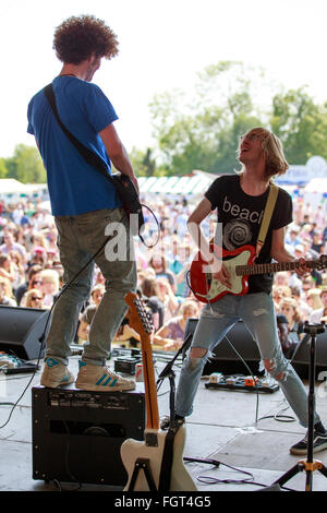 Manicomi, Villaggio Verde Musica e Arts Festival, Southend-on-Sea, Essex © Clarissa Debenham / Alamy Foto Stock