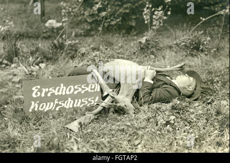 Caccia, cacciatore con roebuck, Neheim, Sauerland, Germania, circa 1926, diritti aggiuntivi-clearences-non disponibile Foto Stock