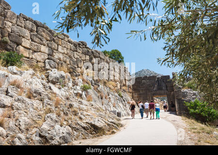 Micene, Argolide, Peloponneso e Grecia. La Porta del Leone, risalente al XIII secolo a.c. impostato nelle mura ciclopiche. Foto Stock