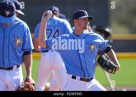 Port Charlotte, Florida, Stati Uniti d'America. Il 22 febbraio, 2016. Sarà VRAGOVIC | Orari.Tampa Bay Rays a partire lanciatore Jake Odorizzi (23) gettando nel bullpen raggi durante lo Spring Training a Charlotte Sports Park in Port Charlotte, Fla. lunedì 22 febbraio, 2016. © sarà Vragovic/Tampa Bay volte/ZUMA filo/Alamy Live News Foto Stock