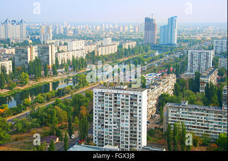 Skyline di riva sinistra di Kiev. Kiev è la capitale di Ucraina Foto Stock