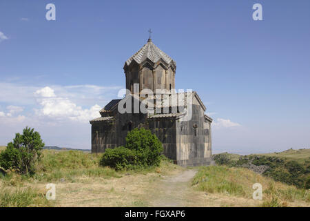 La chiesa nel castello di Amberd sul pendio del monte Aragats, Armenia Foto Stock